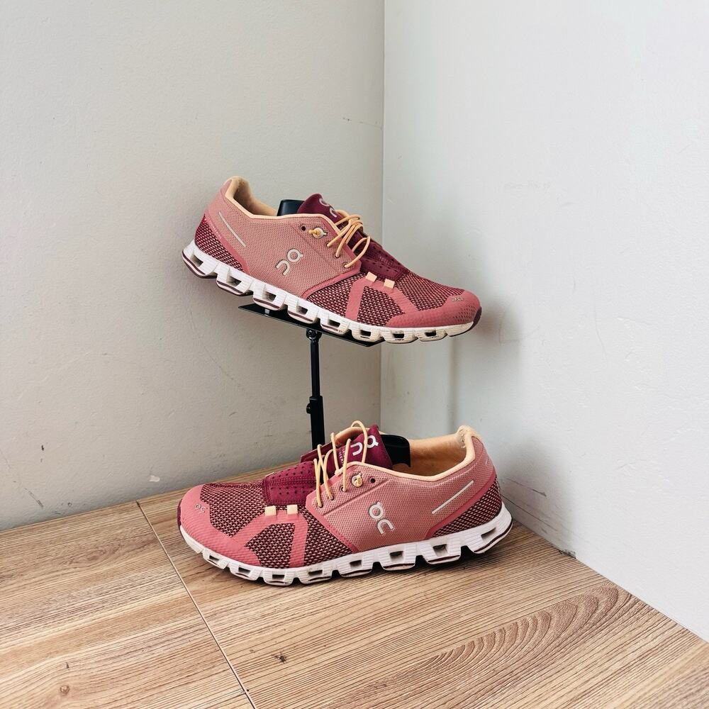 On Cloud Running Sneakers Pink Women’s Size 10